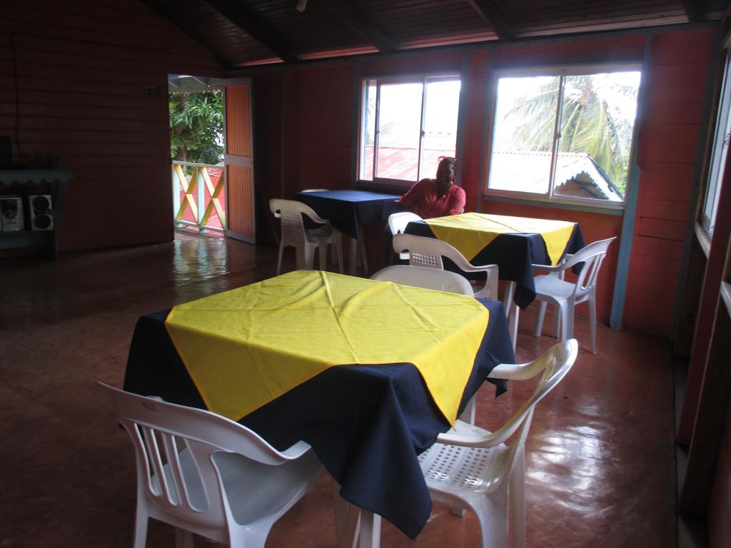 Hotel Flemming Tree Providencia Island Exterior foto